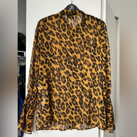 Joseph Ribkoff leopard print blouse, never worn but missing tags - Picture 4 of 4